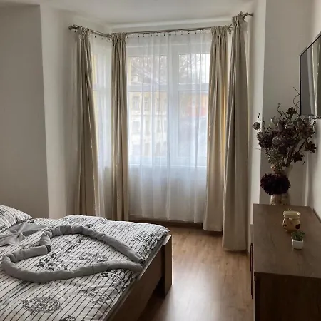 Bytovy Apartman - *